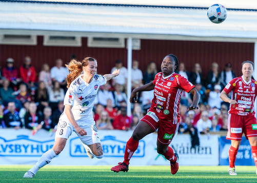 Rosengårds Lotta Schelin och Piteås Faith Ikidi