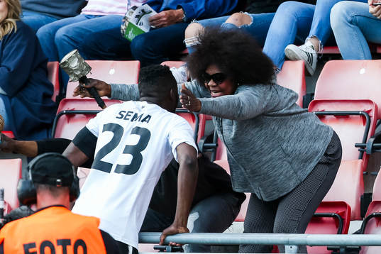 Örebros Maic Sema jublar med sin mamma efter 2-1