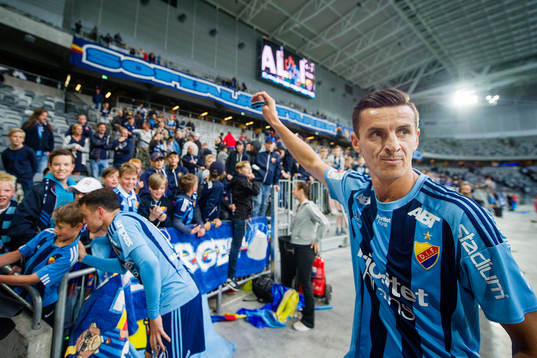 Djurgårdens Haris Radetinac tackar publiken