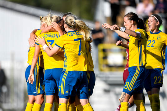Jubel Sverige efter att Linda Sembrant gjort 1-0