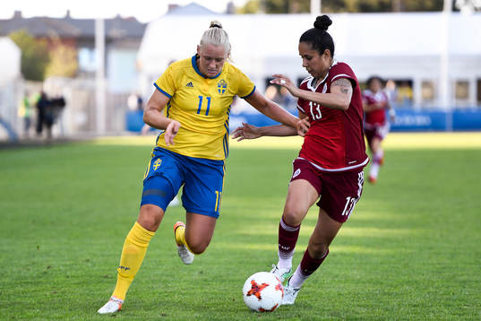 Sveriges Stina Blackstenius och Mexikos Bianca Sierra