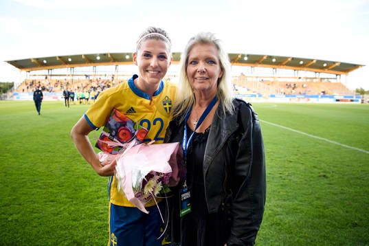 Sveriges Olivia Schough får pris som matchens lirare