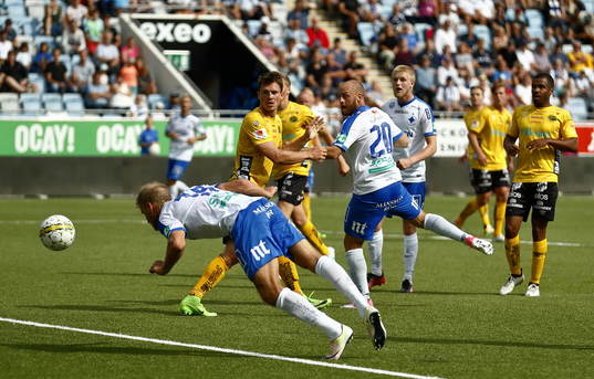 Målchans för Norrköpings Sebastian Andersson