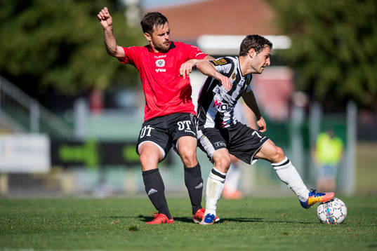 Oskarshamns Mergim Smakolli och Landskronas Alexander Tkacz