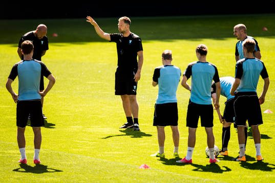 Bla gjennom flere bilder av Fotboll, Champions League, Kval, Malmö FF, Träning & Presskonferens