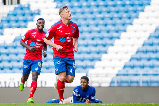 Helsingborgs Lasse Rise  jublar