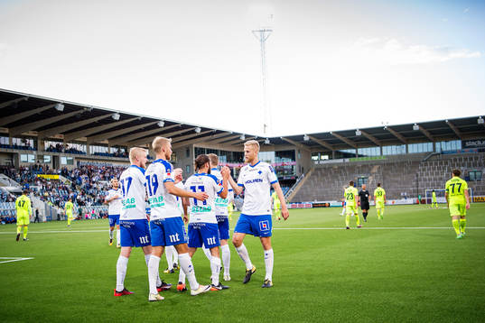 Norrköpings Karl Holmberg, Christopher Telo och Filip Dagerstål  jublar efter att Sebastian Andersson gjort 1-0