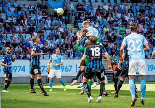 Malmö FFs Rasmus Bengtsson i höjdduell