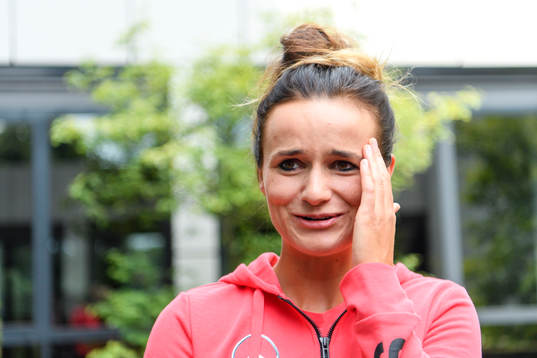 Lina Magull blir intervjuad