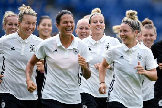 Svenja Huth, Maroszan och Anja Mittag (mitten)