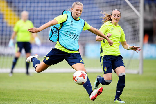 Fridolina Rolfö och Kosovare Asllani
