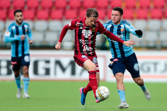 Östersunds Tim Björkström och Djurgårdens Kerim Mrabti