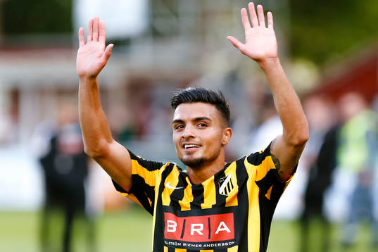 Häckens Ahmad Yasin jublar