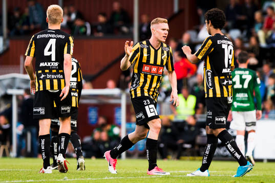 Häckens Juhani Ojala, David Engström och Daleho Irandust jublar