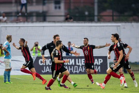 Vardars spelare jublar efter 3-1 målet