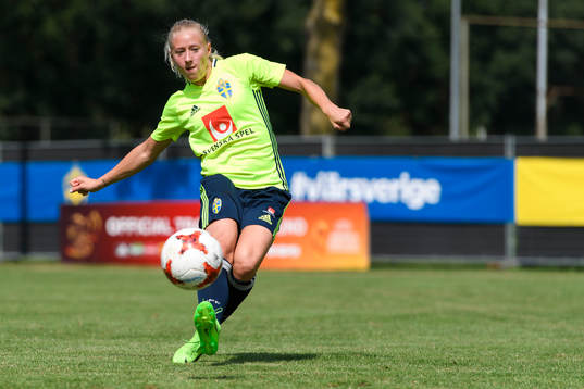 Julia Spetsmark på en träning med det svenska landslaget
