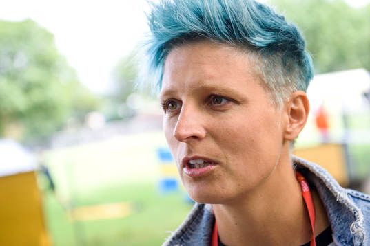 Lisa Ek, expertkommentator SVT, blir intervjuad