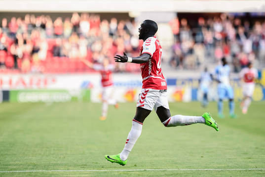 Kalmars Papa Alioune Diouf jublar