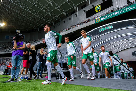 Hammarbys spelare före fotbollsmatchen i Allsvenskan