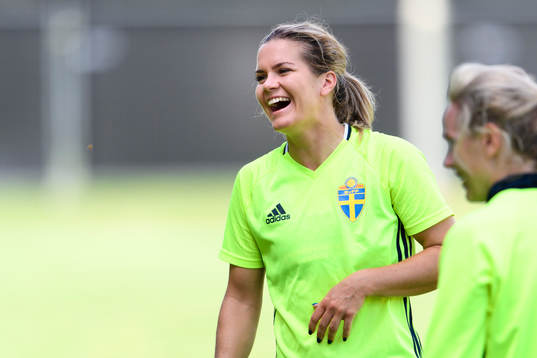 Hanna Folkesson på en träning med det svenska landslaget