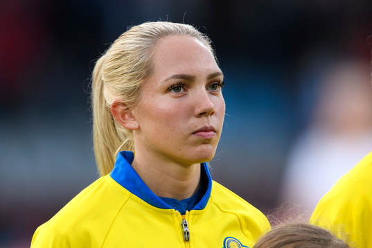 Sveriges Elin Rubensson vid lineup innan matchen mellan Sverige och Italien