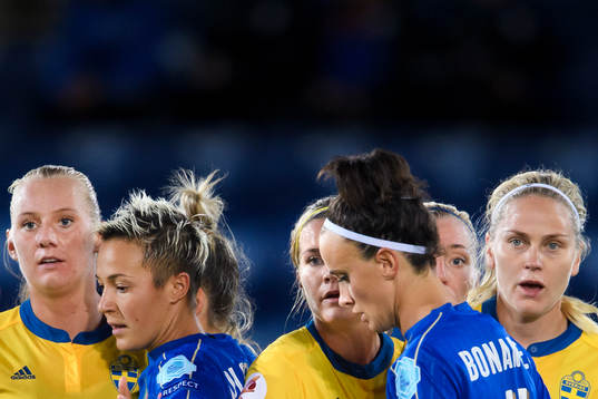 Sveriges Stina Blackstenius, Italiens Federica Di Criscio,