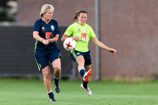 Assisterande förbundskapten Lilie Persson och Jessica