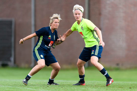 Assisterande förbundskapten Lilie Persson och Nilla