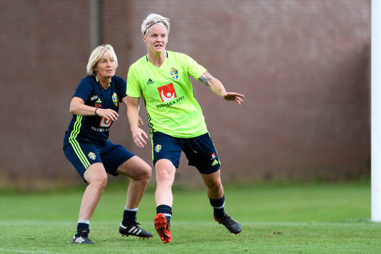 Assisterande förbundskapten Lilie Persson och Nilla