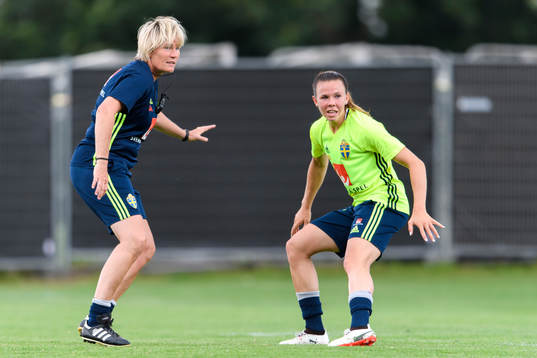 Assisterande förbundskapten Lilie Persson och Jessica