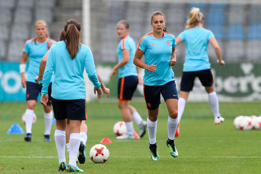 Lieke Martens på en träning med det holländska landslaget