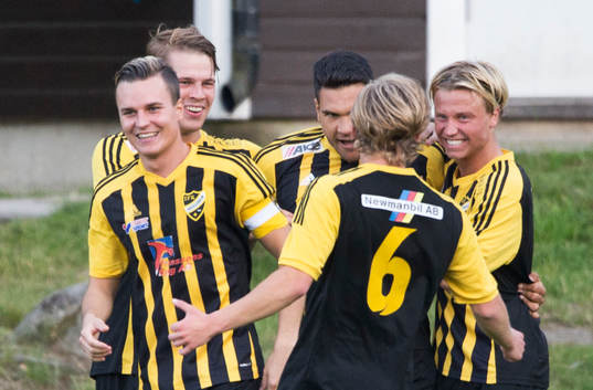 Jubel i matchen i division 2 mellan Asarum och IFK Hässleholm i Asarum 28 juli 2017.  