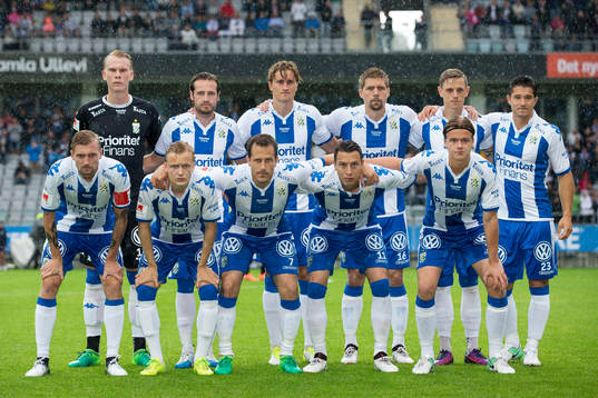 IFK Göteborgs startelva, uppe fr.v. målvakt Pontus