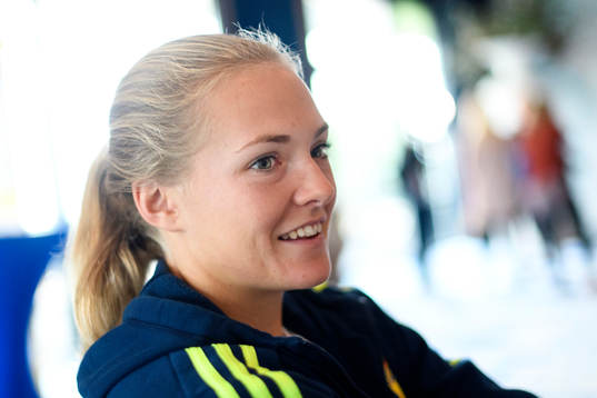 Magdalena Eriksson blir intervjuad på en pressträff med