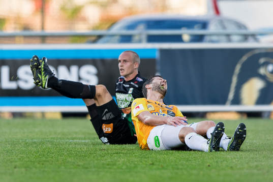 Falkenbergs David Svensson springer ihop med Varbergs Pär