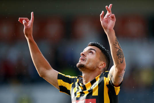 Häckens Ahmed Yasin jublar efter att han gjort 1-0-målet