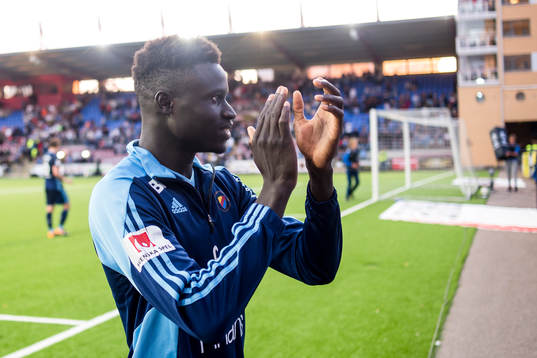 Djurgårdens Aliou Badji tackar publiken
