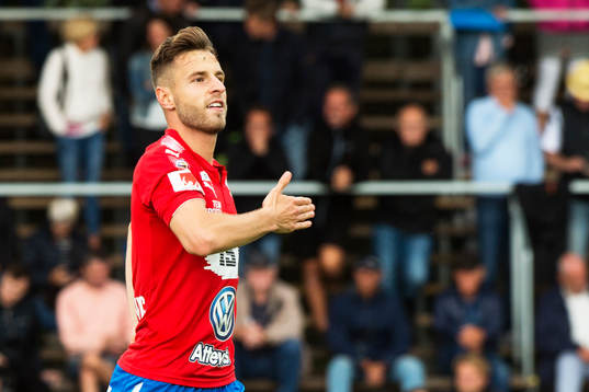 Östers Admir Bajrovic jublar efter sitt 0-2 mål