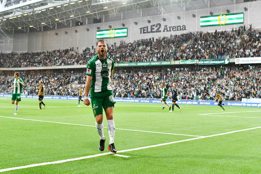 Hammarbys Arnór Smárason jublar efter att ha gjort 1-1