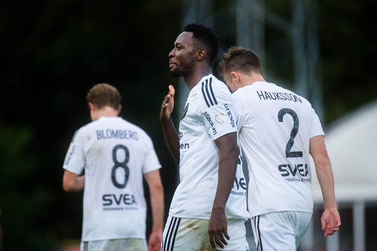 s Chinedu Ogbuke Obasi jublar