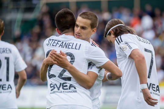 s Amin Affane och Nicolas Marcelo Stefanelli jublar efter 0-2 under fotbollsmatchen i Allsvenskan mellan Sirius och AIK den 6 augusti 2017 i Uppsala.