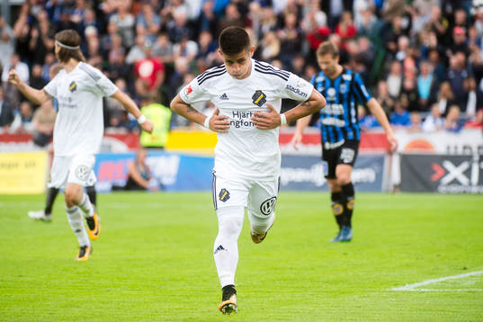 s Nicolas Marcelo Stefanelli jublar