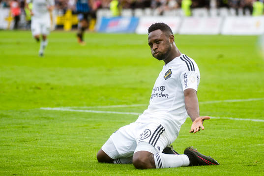 s Chinedu Ogbuke Obasi  jublar