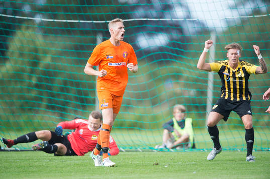 Torn har gjort mål och v Philip Wikström förtvivlad i matchen i division 2 mellan Torn och IFK Hässleholm i Stångby 6 augusti 2017.  