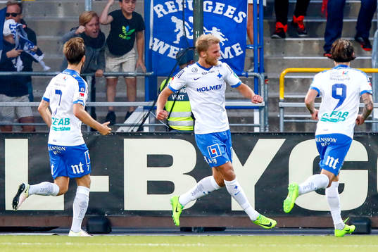 Norrköpings Sebastian Andersson jublar