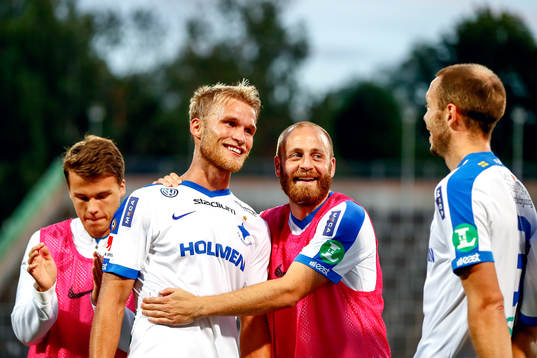 Norrköpings Sebastian Andersson och Daniel Sjölund jublar