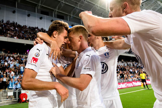 Malmö FFs Mattias Svanberg , Anders Christiansen och Pawel Cibicki jublar efter 0-1