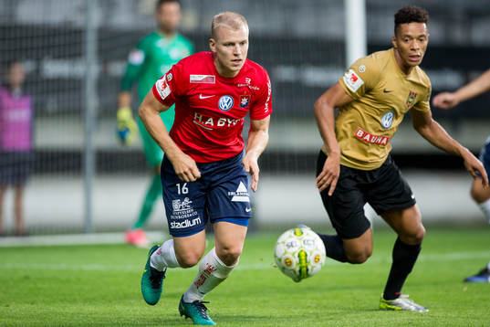 Örgrytes Petter Björlund före Brommapojkarnas Kevin