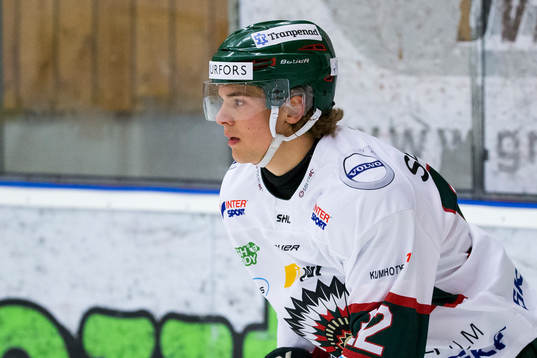 Frölundas Kalle Miketinac på värmningen innan en