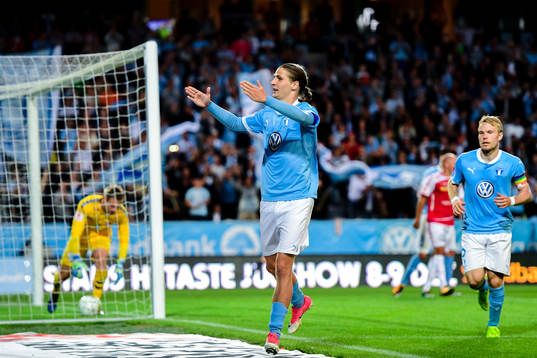 Malmö FFs Pawel Cibicki jublar